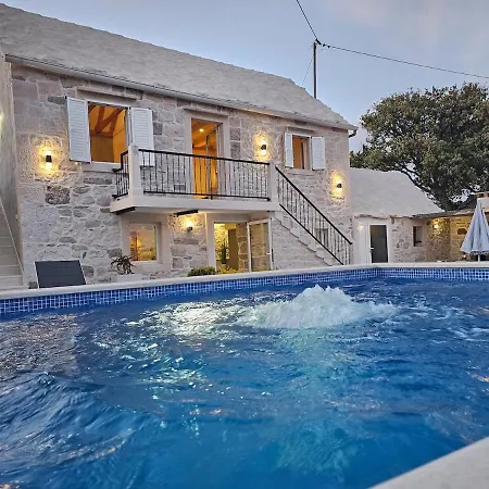 Authentic Dalmatian Stone Villa Selca (Brac)